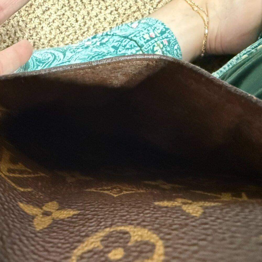 Louis Vuitton St. Cloud MM - Picture 7 of 12